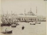 Gezicht op de Yeni Validemoskee in Istanbul met op de voorgrond boten (c. 1880 - c. 1890) by M Iranian
More:
Original public domain image from <a href="https://www.rijksmuseum.nl/en/collection/RP-F-F00998-AF" target="_blank" rel="noopener noreferrer nofollow">The Rijksmuseum</a>